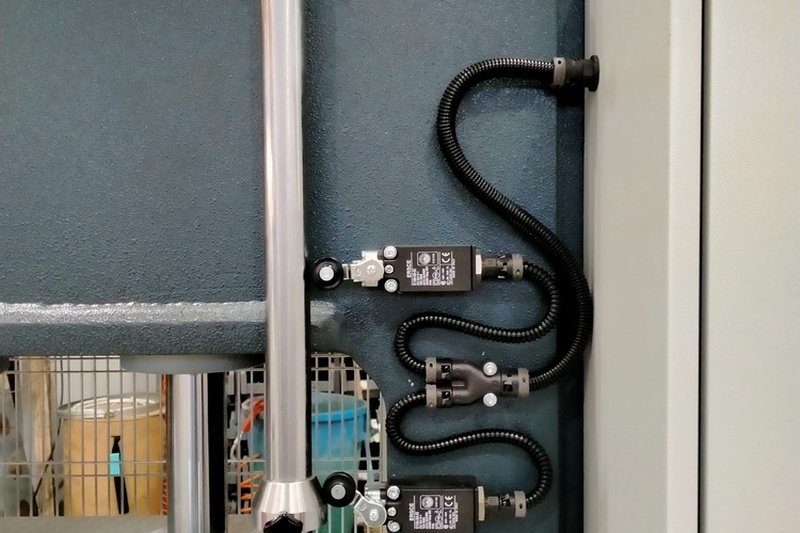 Cylinder limit switches